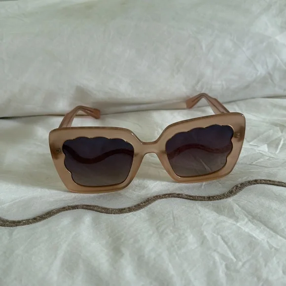 Krewe Elizabeth scallop sunglasses - Picture 2 of 6